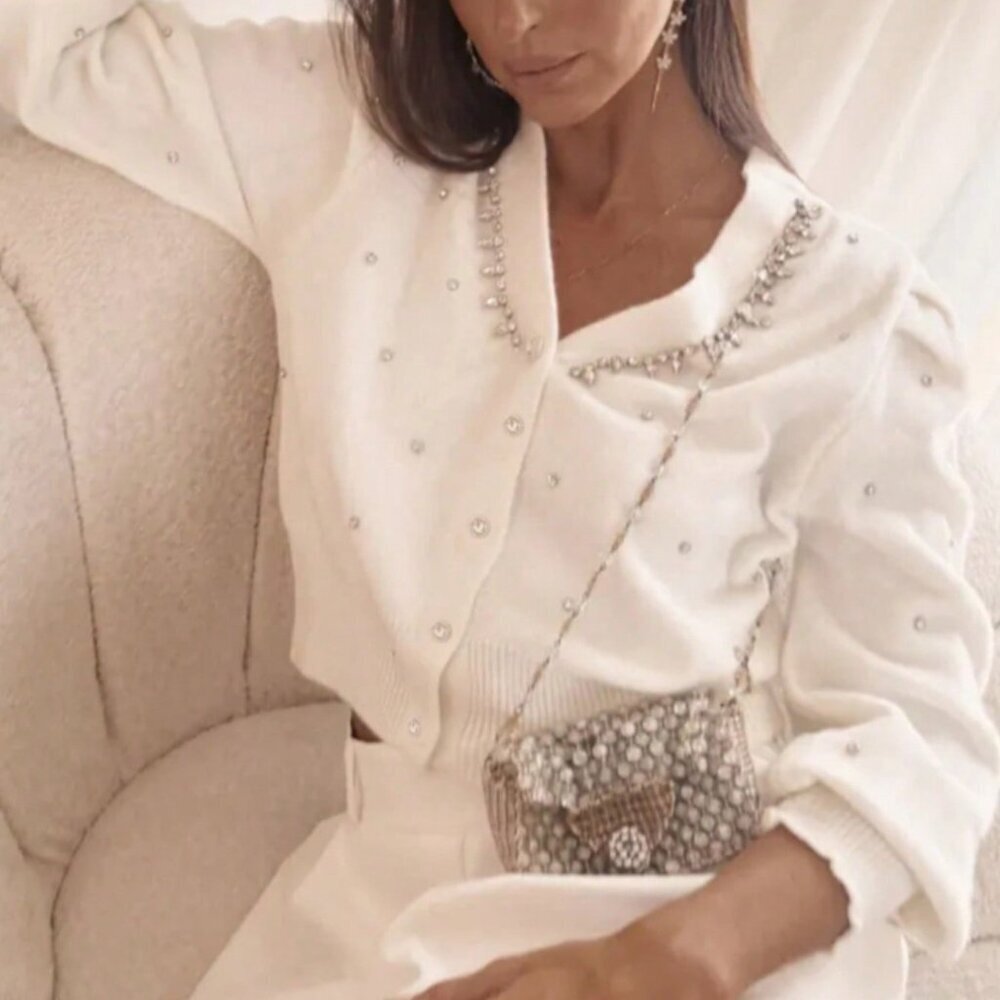 White Elegant Women's Long Sleeve V-Neck Sweater